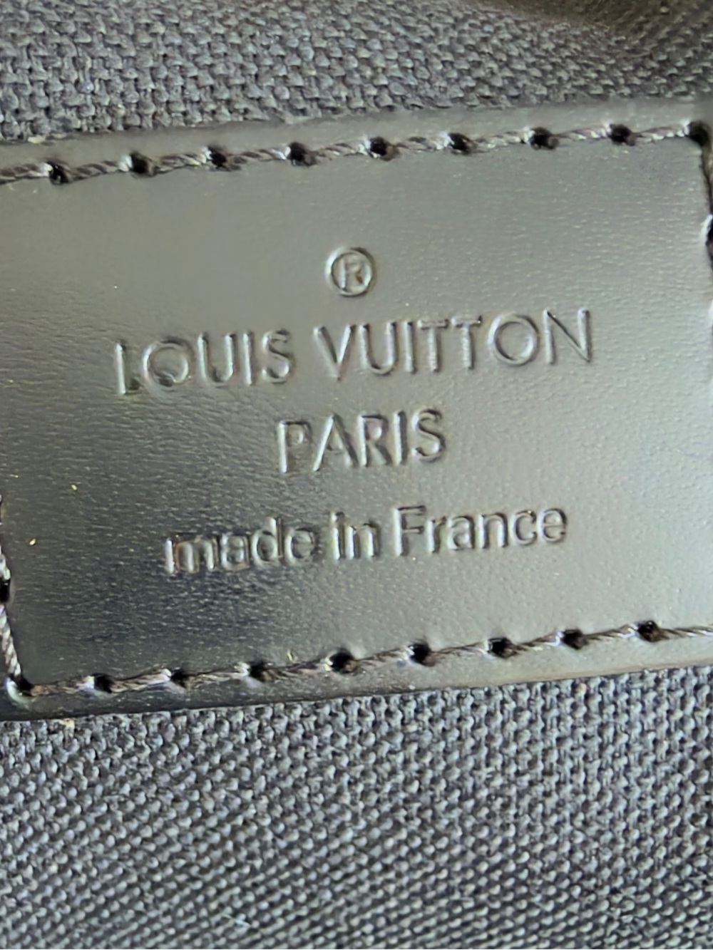 Louis Vuitton Graphite ICare - Picture 13 of 17